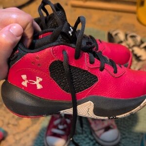 Under Armour Red and Black Sneakers Sporty Design